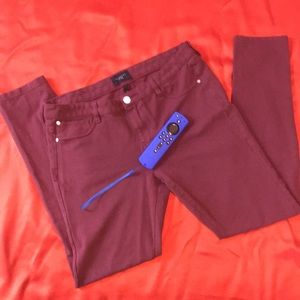 Burgundy wine colored stretch pants 11/13